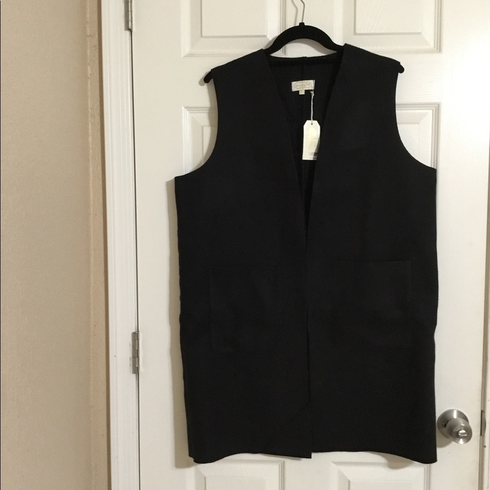Mud Pie Black Vest NWT. Sz.L